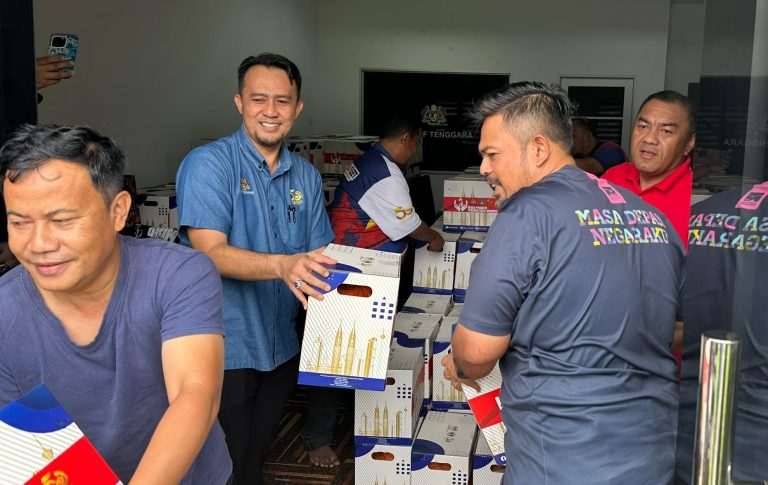 SUMBANGAN BAKUL MADANI MANGSA BANJIR KOTA TINGGI