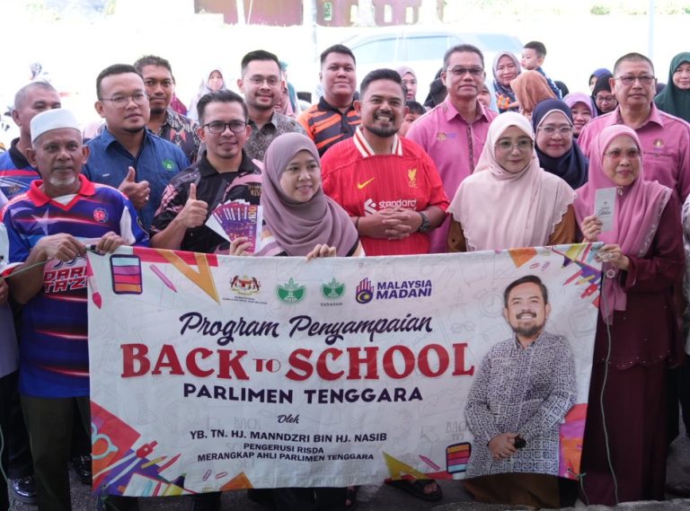 PROGRAM BACK TO SCHOOL PARLIMEN TENGGARA